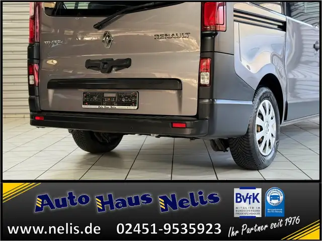 Renault Trafic view 5