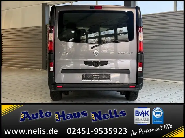 Renault Trafic view 8