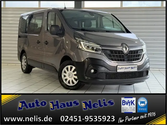 Renault Trafic main image
