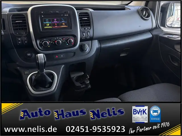 Renault Trafic view 12