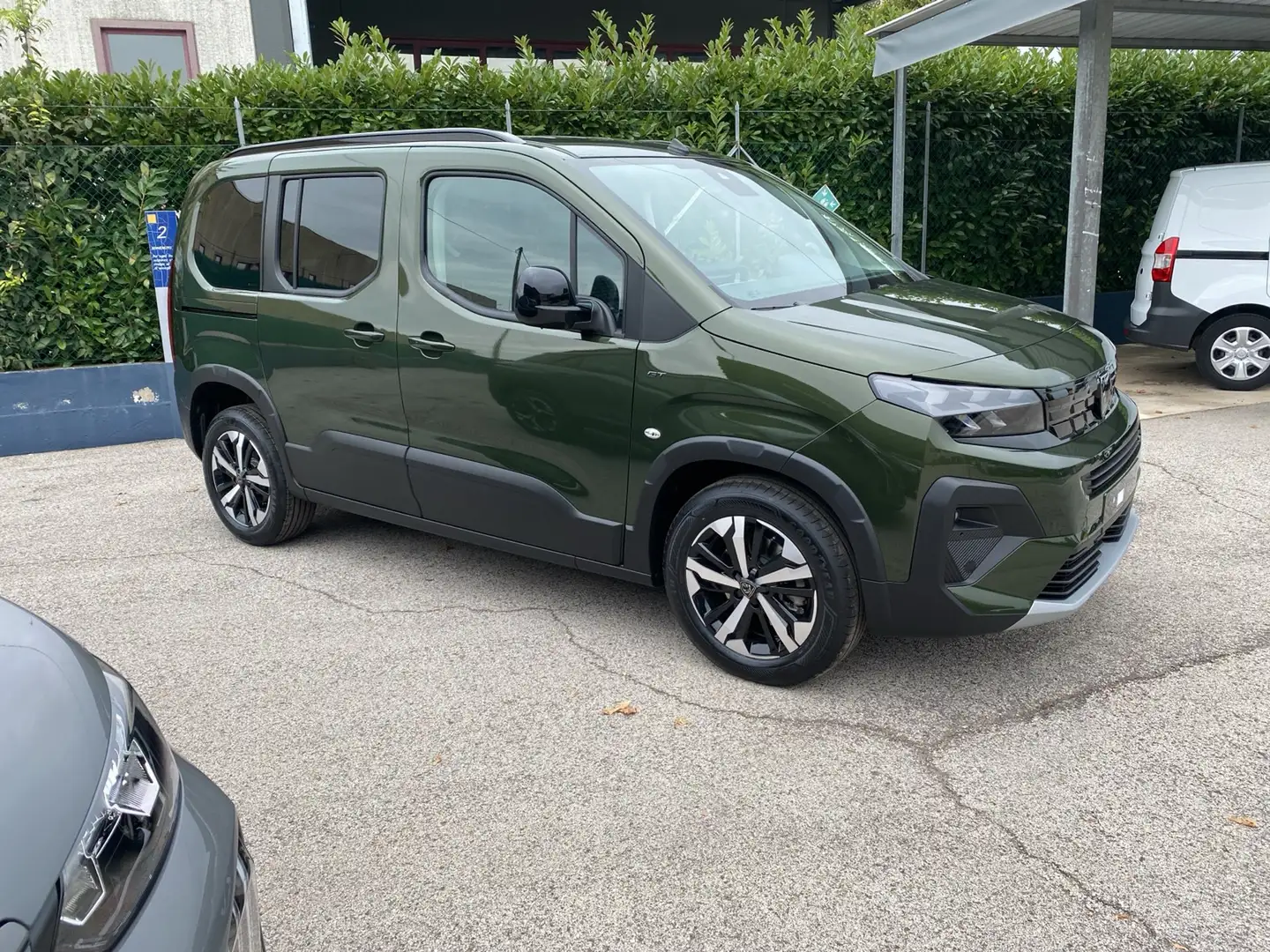 Peugeot Rifter BlueHDi 130 S&S EAT8 GT Standard - 2