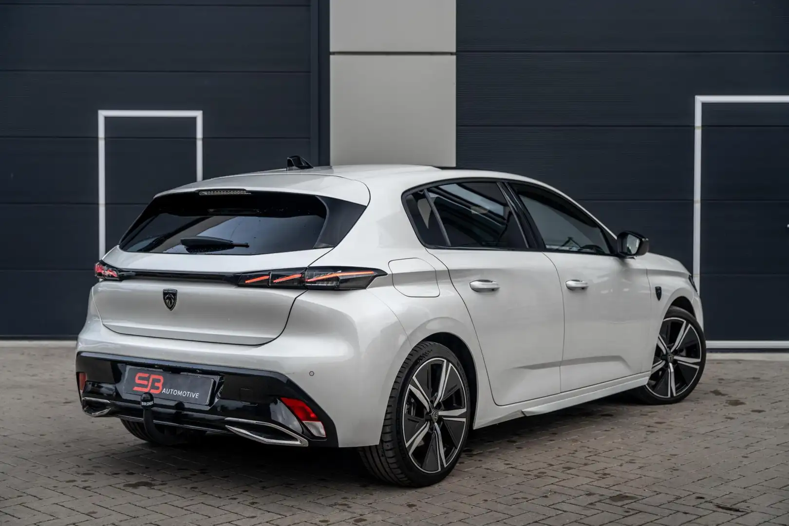 Peugeot 308 1.6 Plug-in Hybrid 180 GT Leder|360 Cam|Pano|VOL Blanc - 2