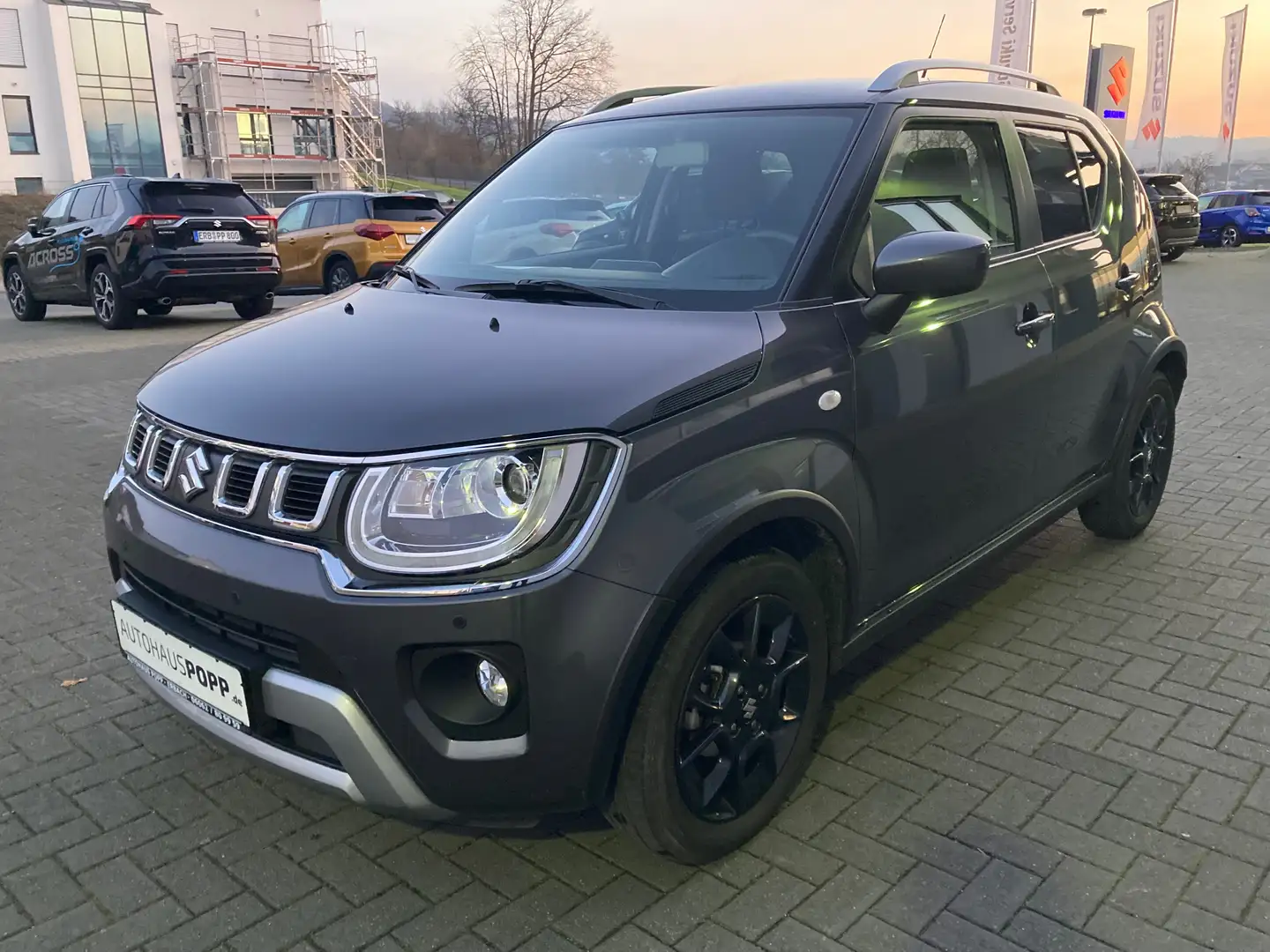 Suzuki Ignis Ignis 1.2 Dualjet Hybrid CVT Comfort Grau - 2