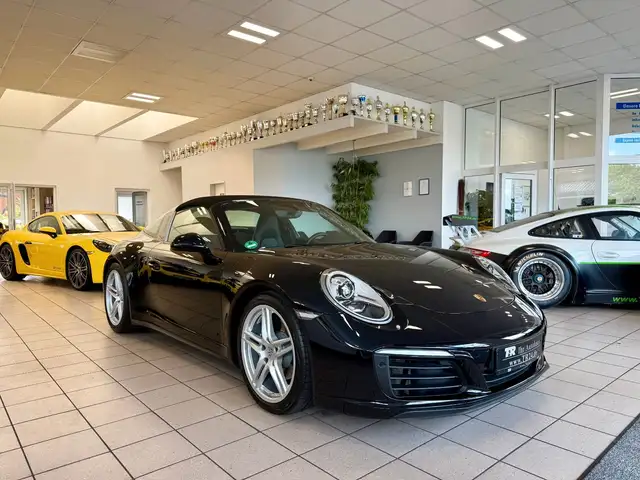 Porsche 911 view 2