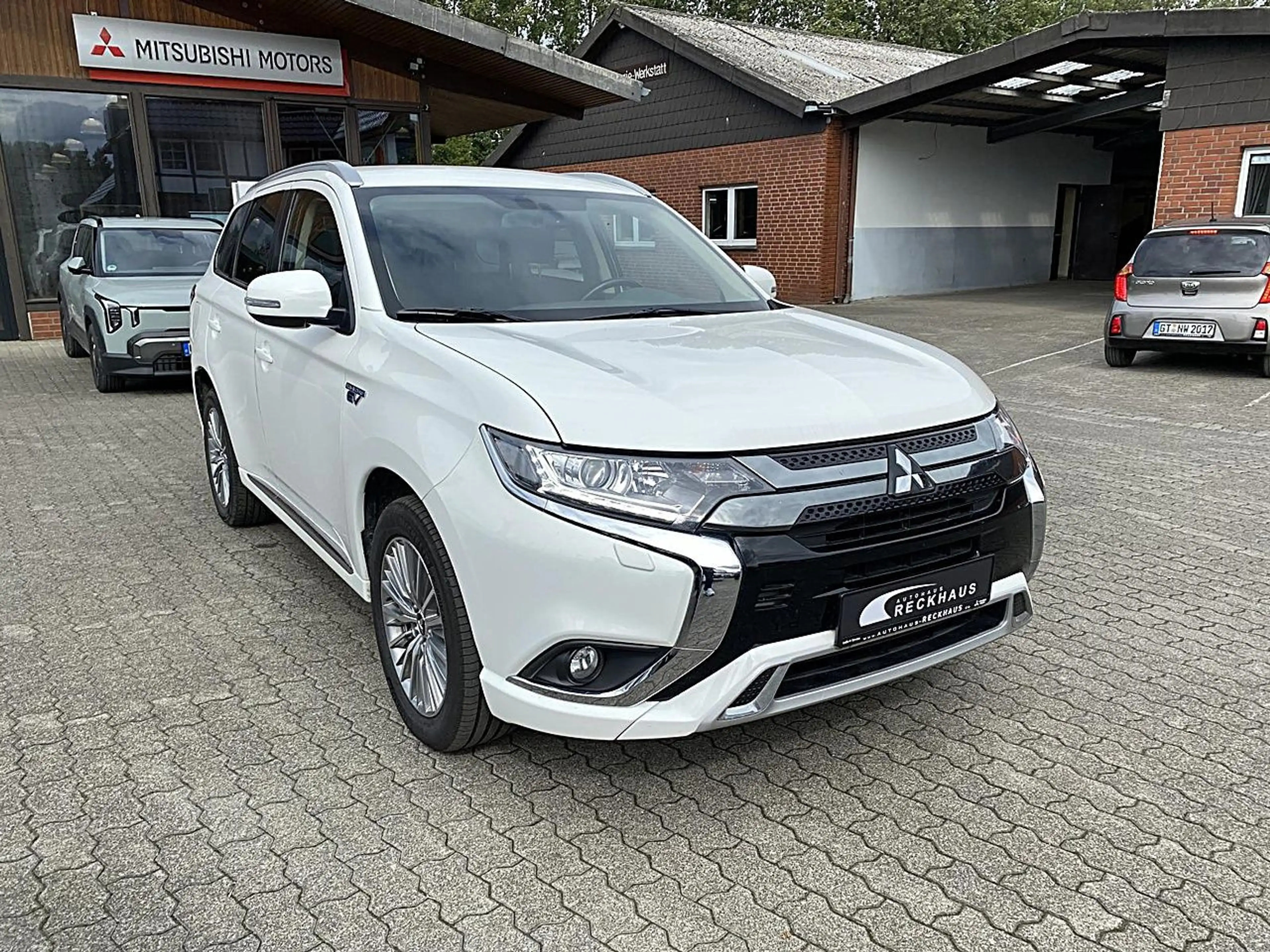 Mitsubishi Outlander Plug-in-Hybrid BASIS (SDA) DAB Carplay Klima — photo 7