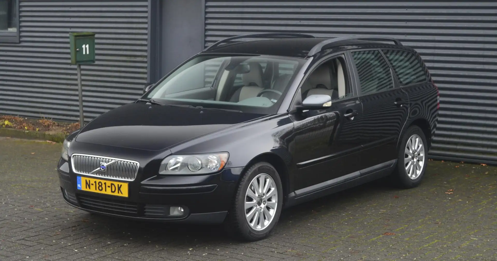 Volvo V50 1.8 2006 Benzine Zwart - 2
