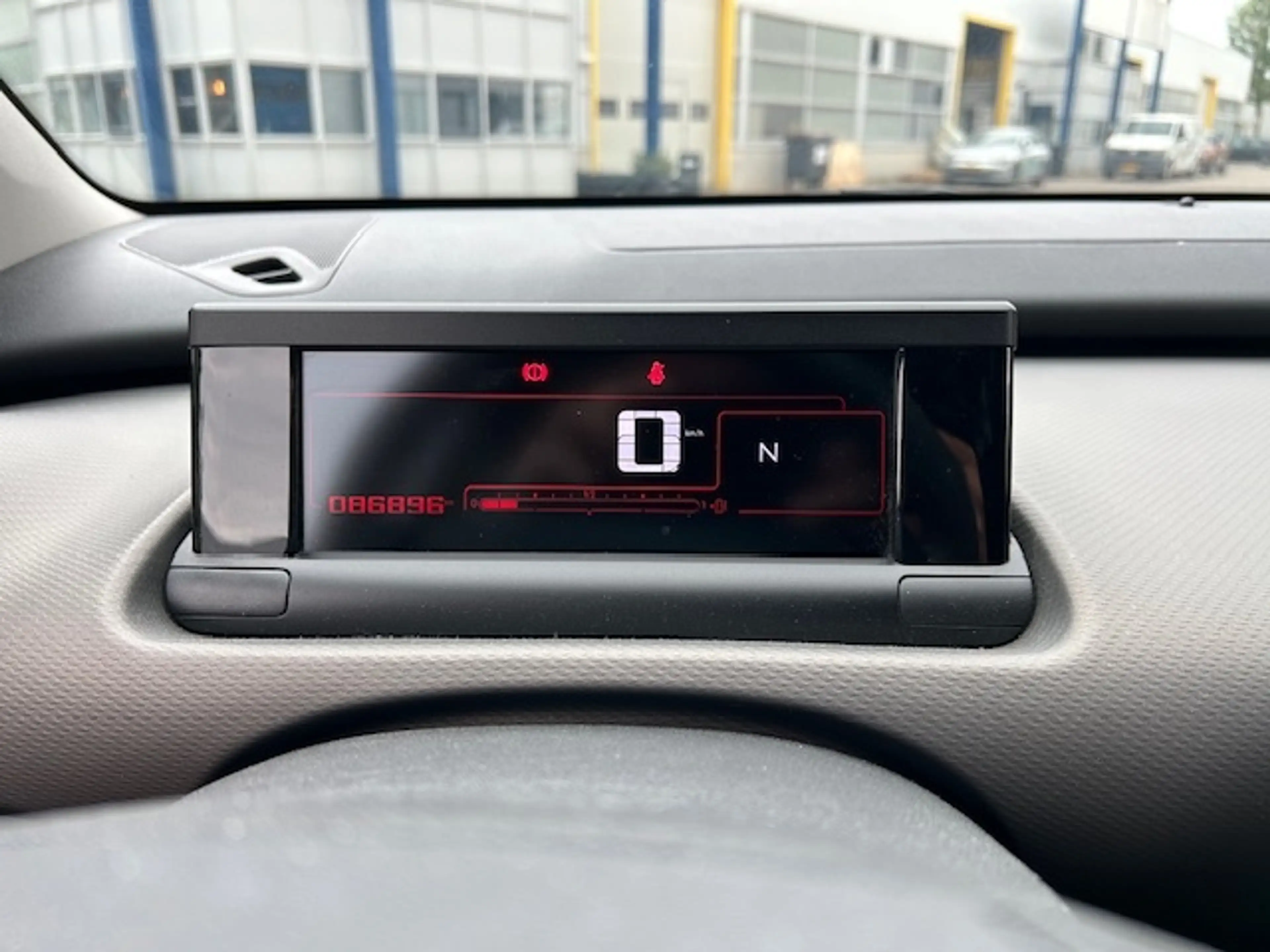 Citroen C4 Cactus 1.2 e-VTi Shine PANO NACI CLIMA CRUISE — photo 20