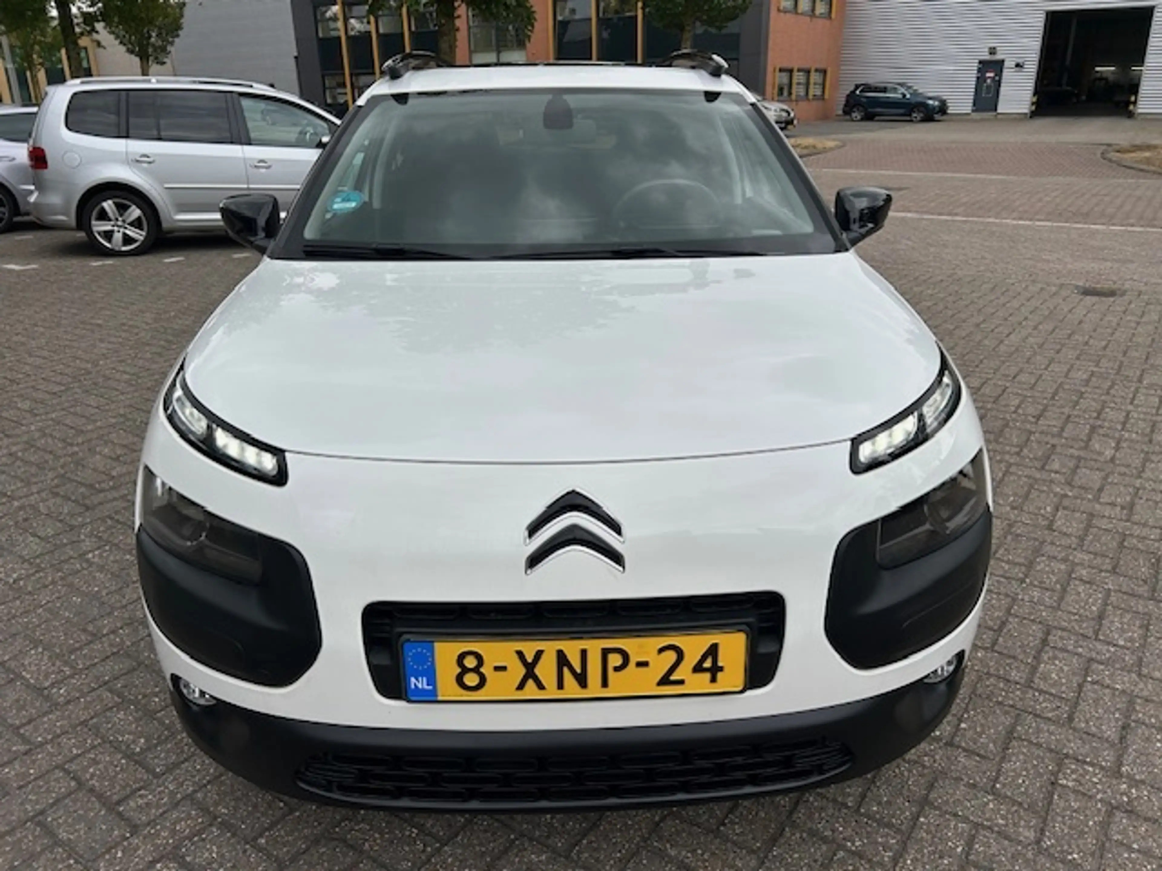 Citroen C4 Cactus 1.2 e-VTi Shine PANO NACI CLIMA CRUISE — photo 2