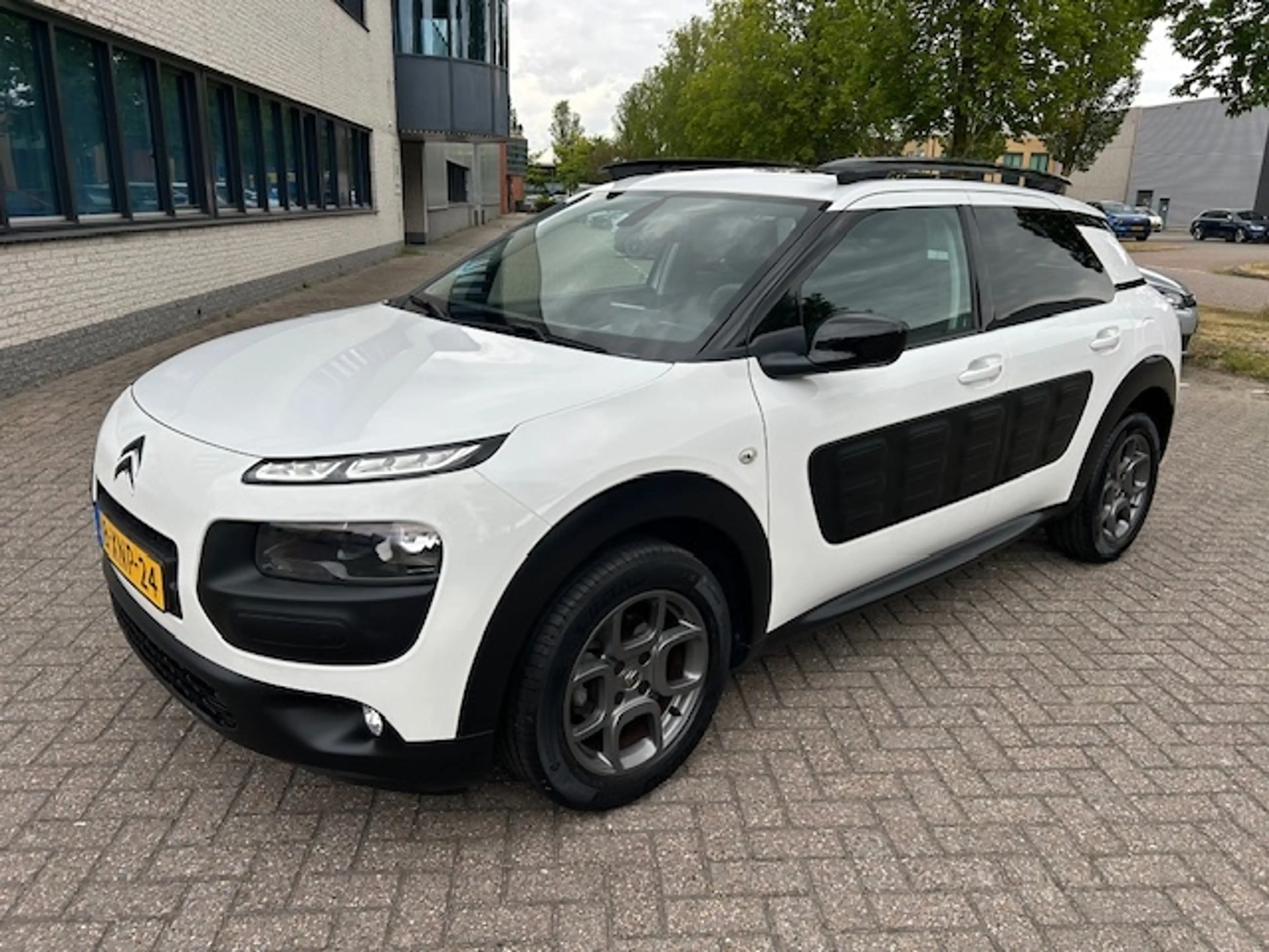 Citroen C4 Cactus 1.2 e-VTi Shine PANO NACI CLIMA CRUISE