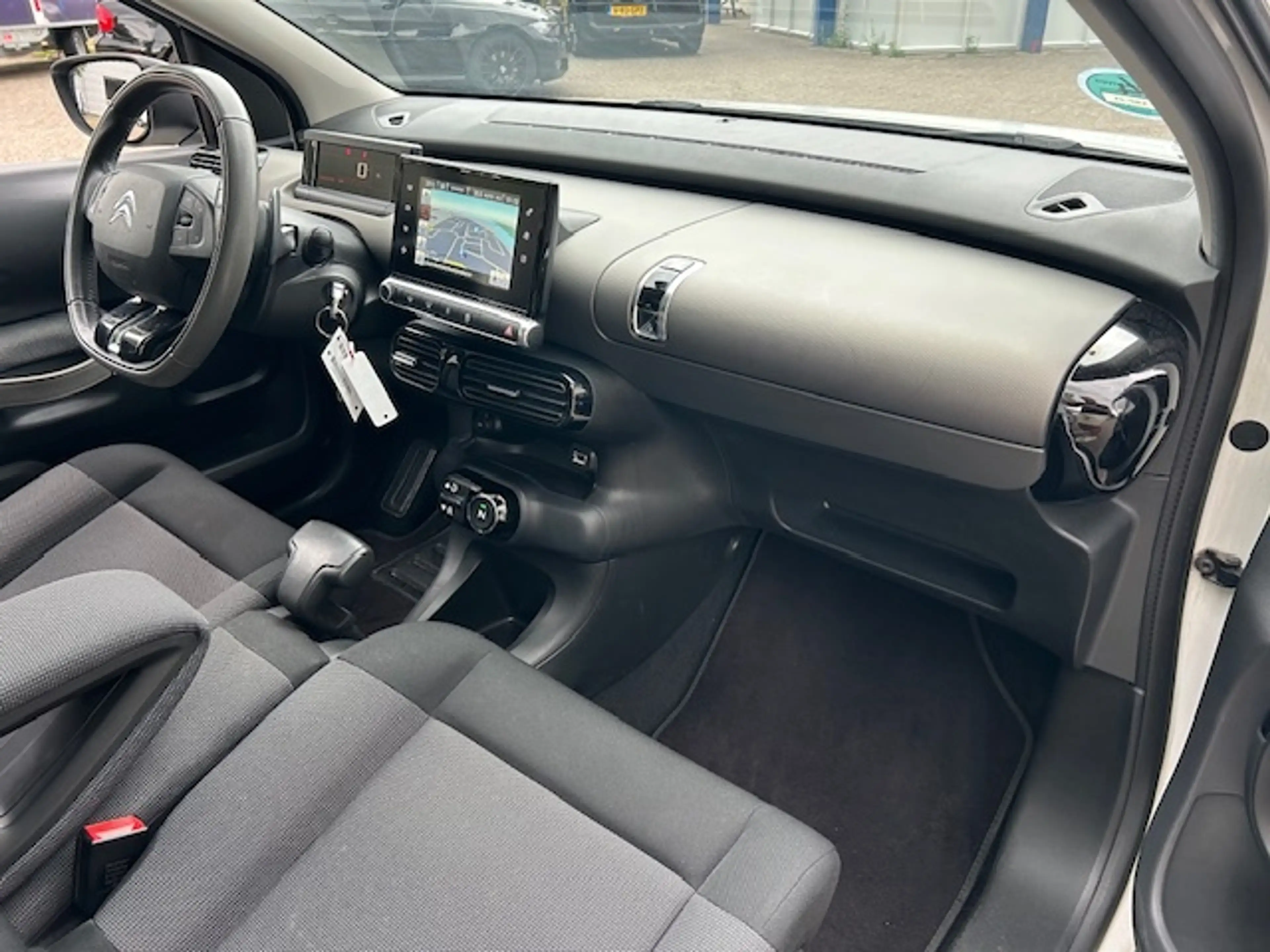 Citroen C4 Cactus 1.2 e-VTi Shine PANO NACI CLIMA CRUISE — photo 16