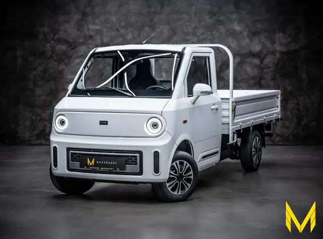 Others Unknown Model in White for sale