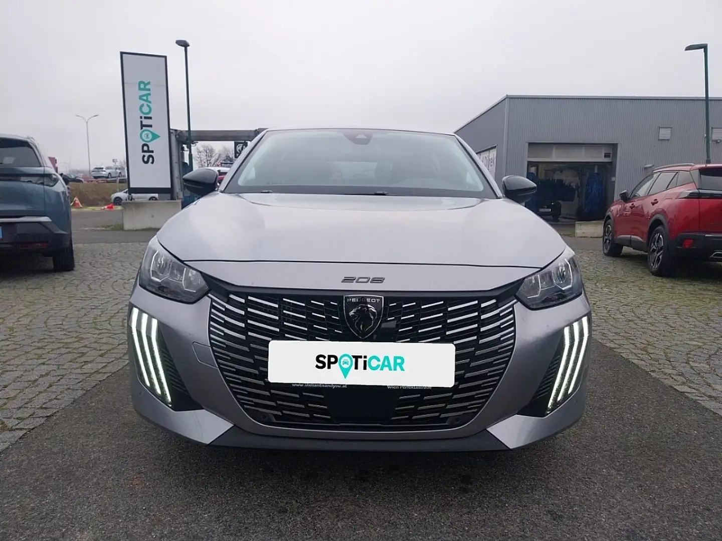 Peugeot 208 PureTech 100 S&S Allure Grau - 2