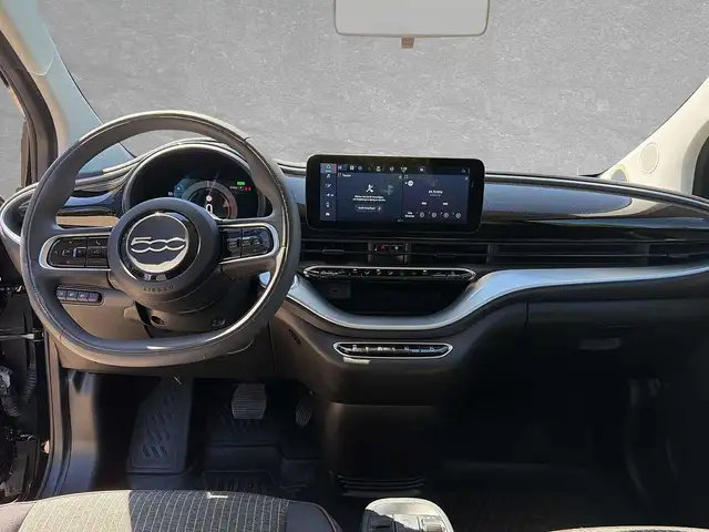 Fiat 500e view 7