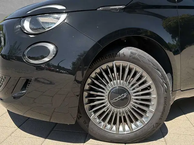 Fiat 500e view 13