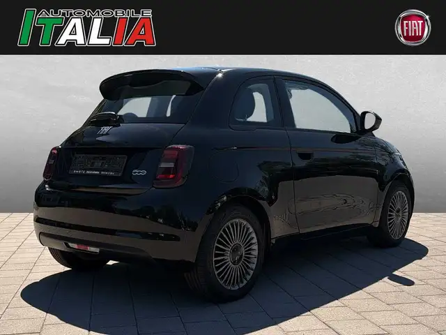 Fiat 500e view 2