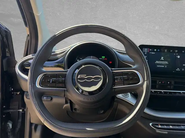 Fiat 500e view 11