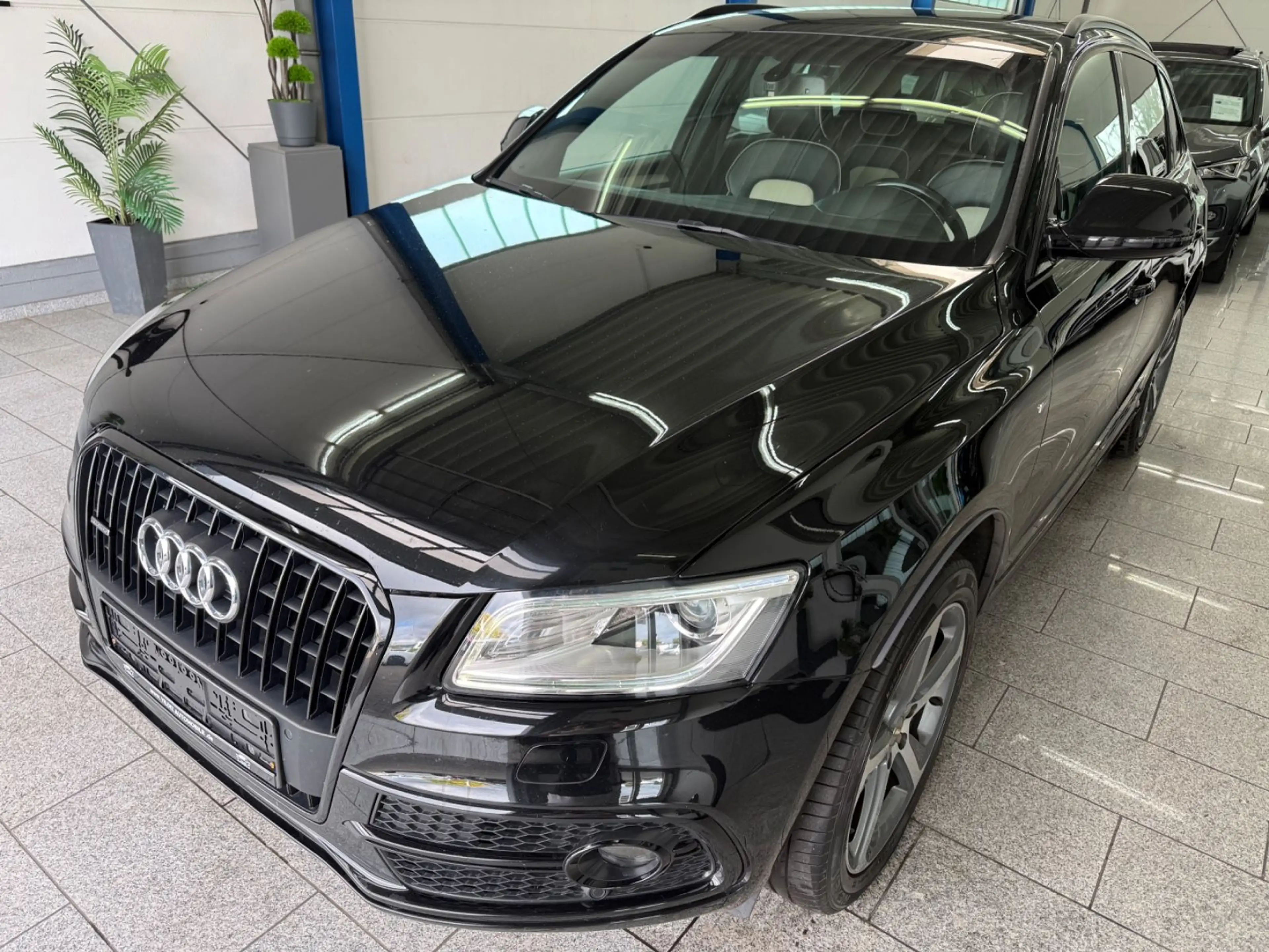 Audi Q5 2.0 TDI*S-LINE*QUAT*AUT*BI-XN*CAM*PAN*NAV*ACC — photo 2