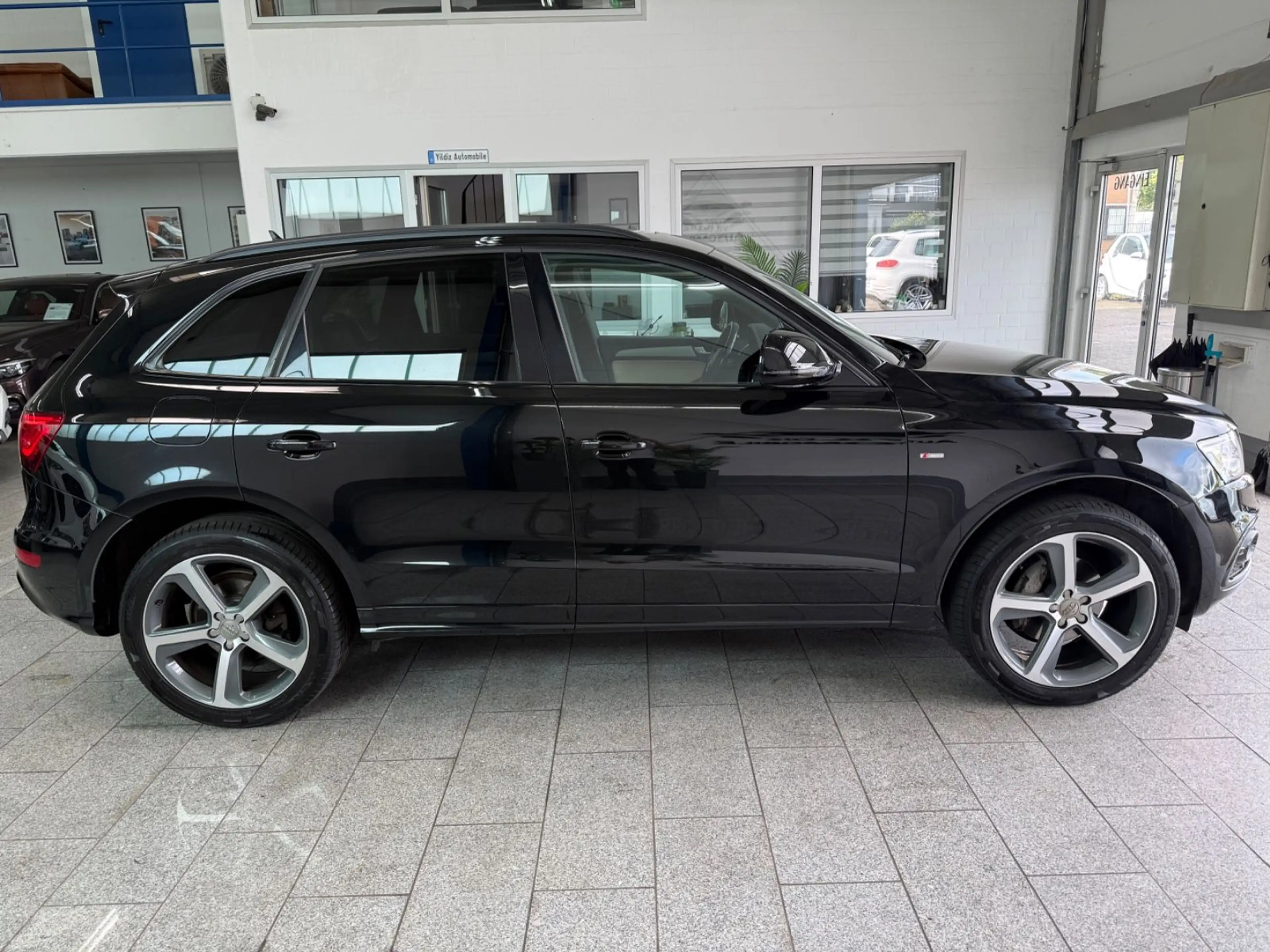 Audi Q5 2.0 TDI*S-LINE*QUAT*AUT*BI-XN*CAM*PAN*NAV*ACC — photo 6