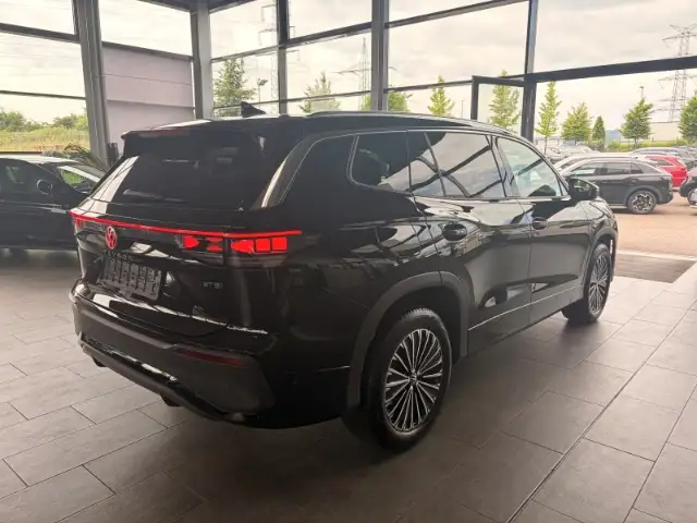 Volkswagen Tayron view 4