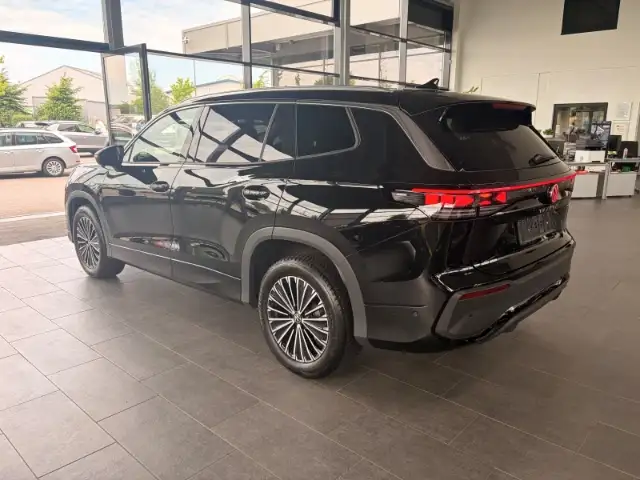 Volkswagen Tayron view 6