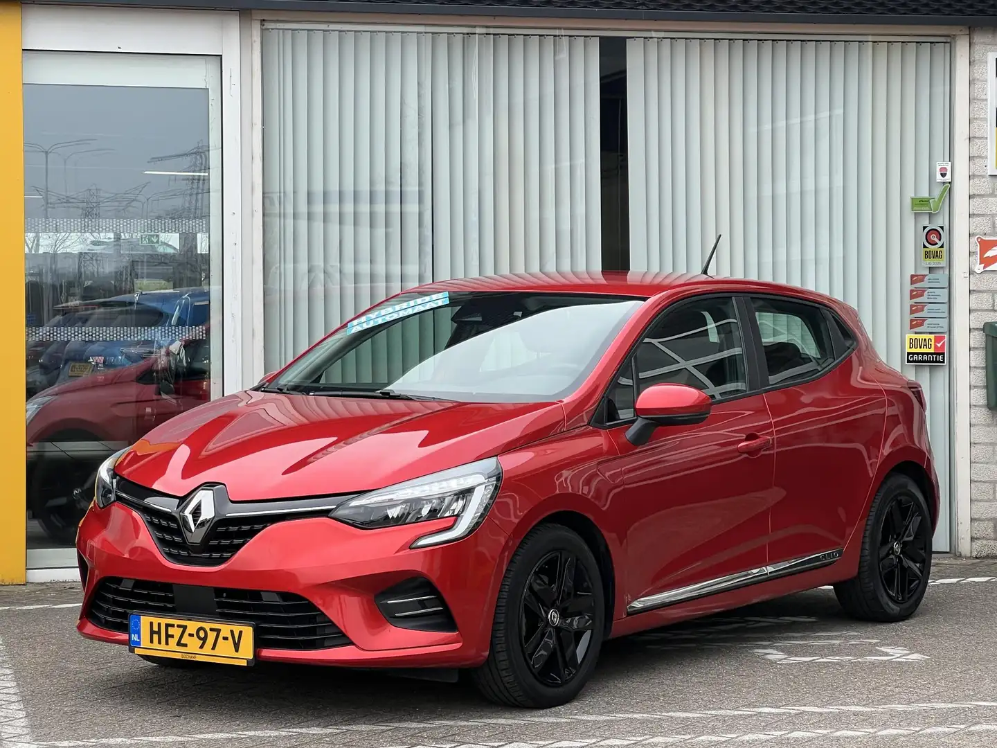 Renault Clio 1.6 E-Tech Hybrid 140 Zen | Navigatie | Parkeersen Rood - 2