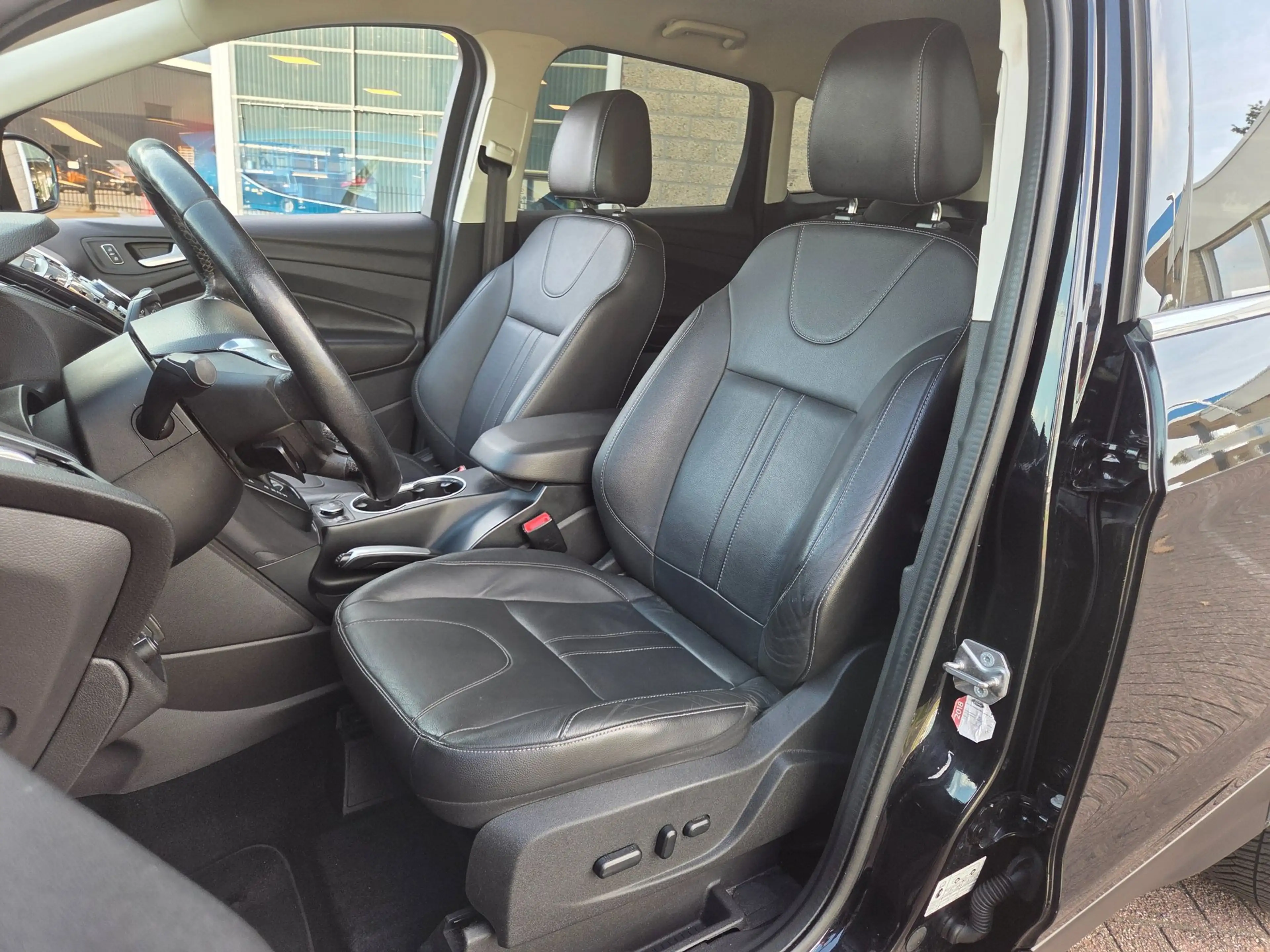 Ford Kuga 1.6 Titanium 4WD Trekhaak*Camera*Navi*Cruise*DAB+* — photo 4