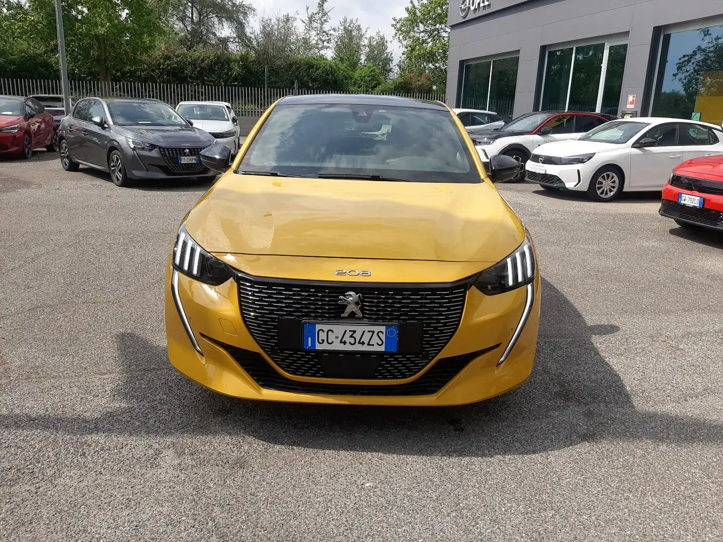 Peugeot 208 PureTech 130 Stop&Start EAT8 5 porte GT Line Žlutá - 1