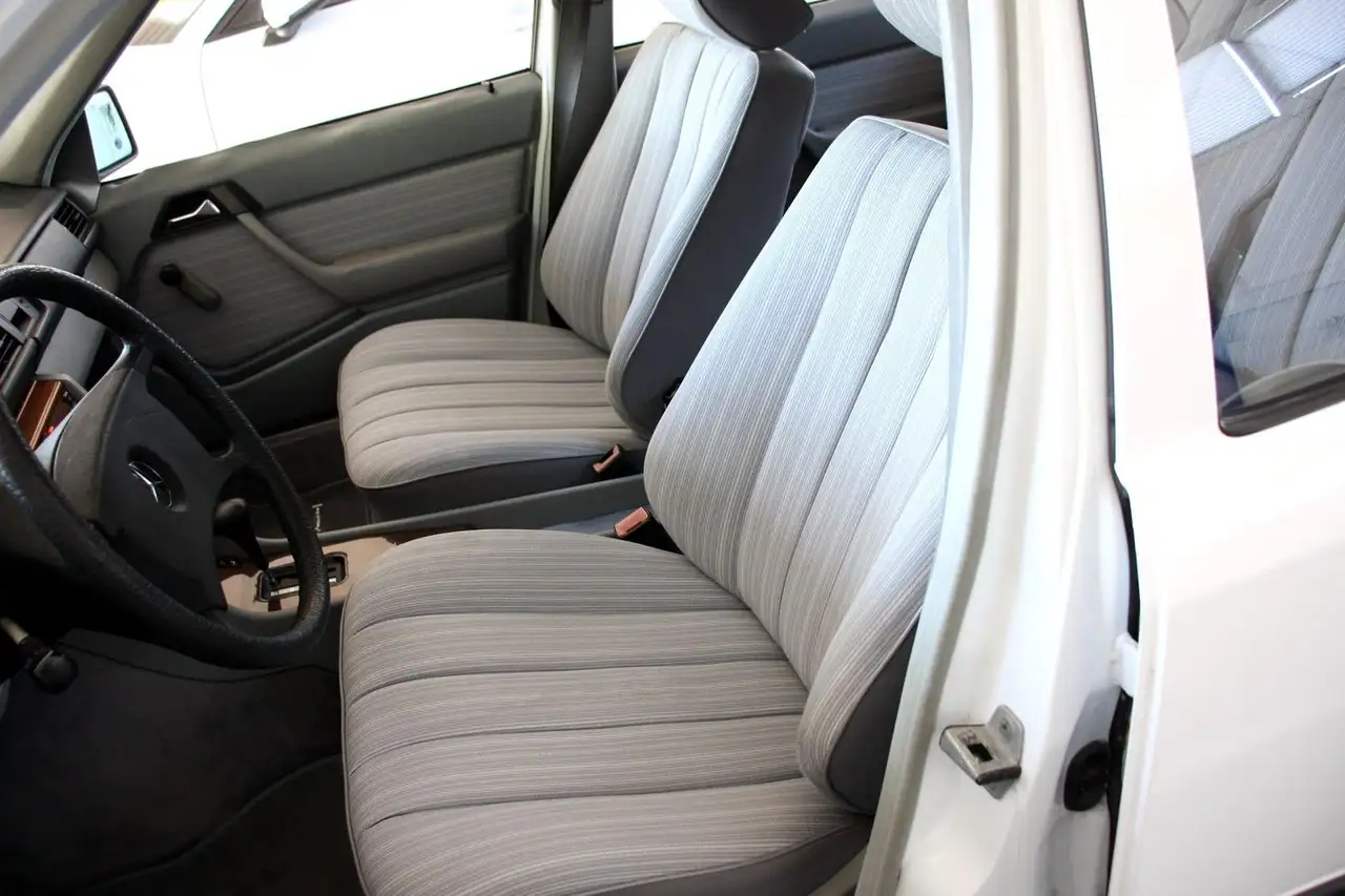 Mercedes-Benz 200 124 Lim. 200 H-Kennz. 2. Hd. Automatik Schiebedach, foto 7