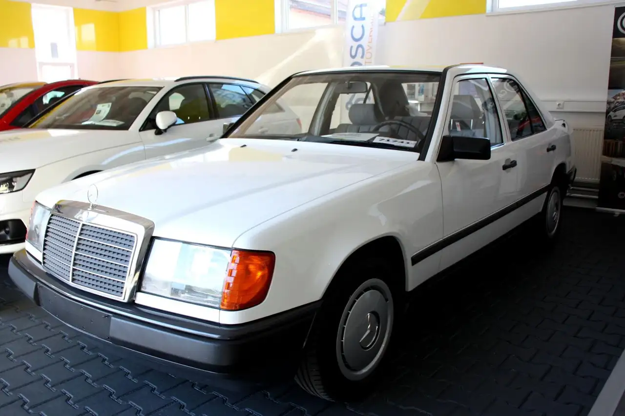 Mercedes-Benz 200 124 Lim. 200 H-Kennz. 2. Hd. Automatik Schiebedach, foto 3