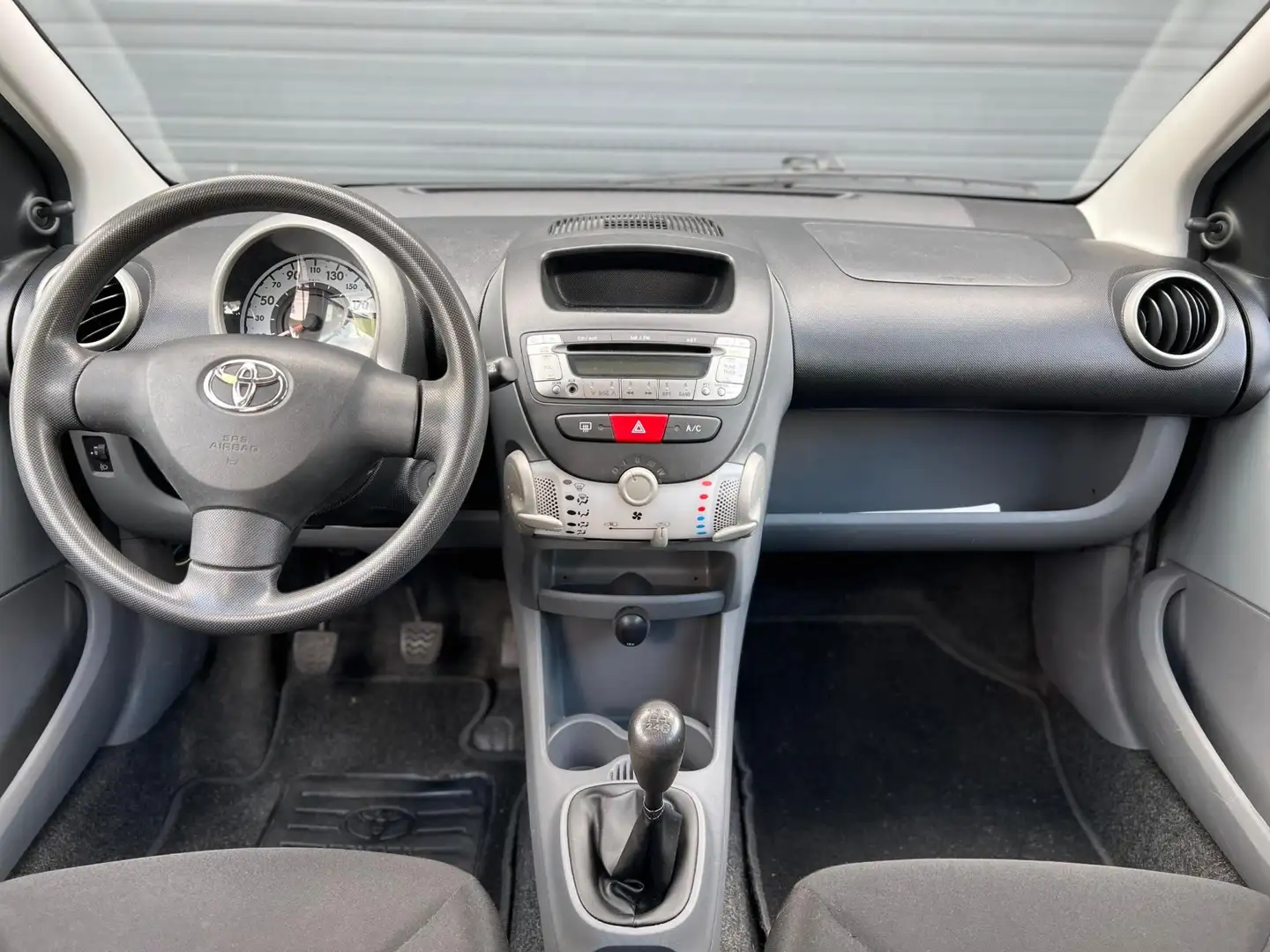 Toyota Aygo 1.0-12V Access | Airco | 5-DRS | 2011 | Goed onder Gris - 2