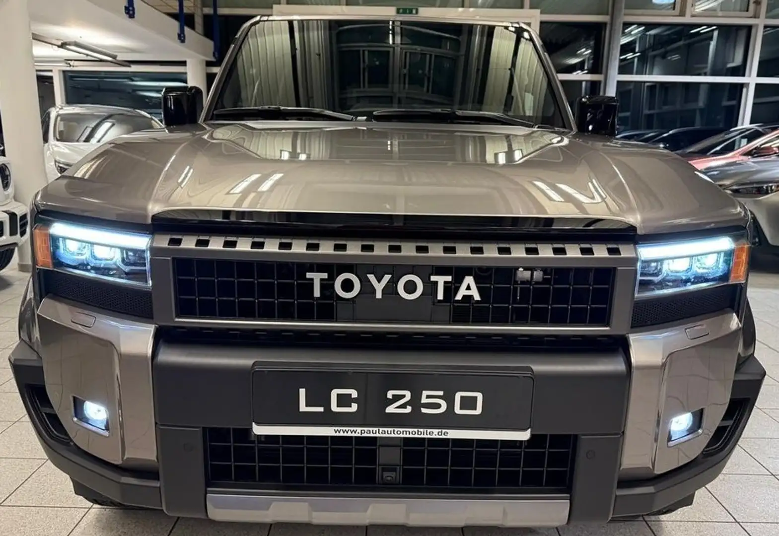 Toyota Land Cruiser 250 First Edition Aut. Marrón - 2