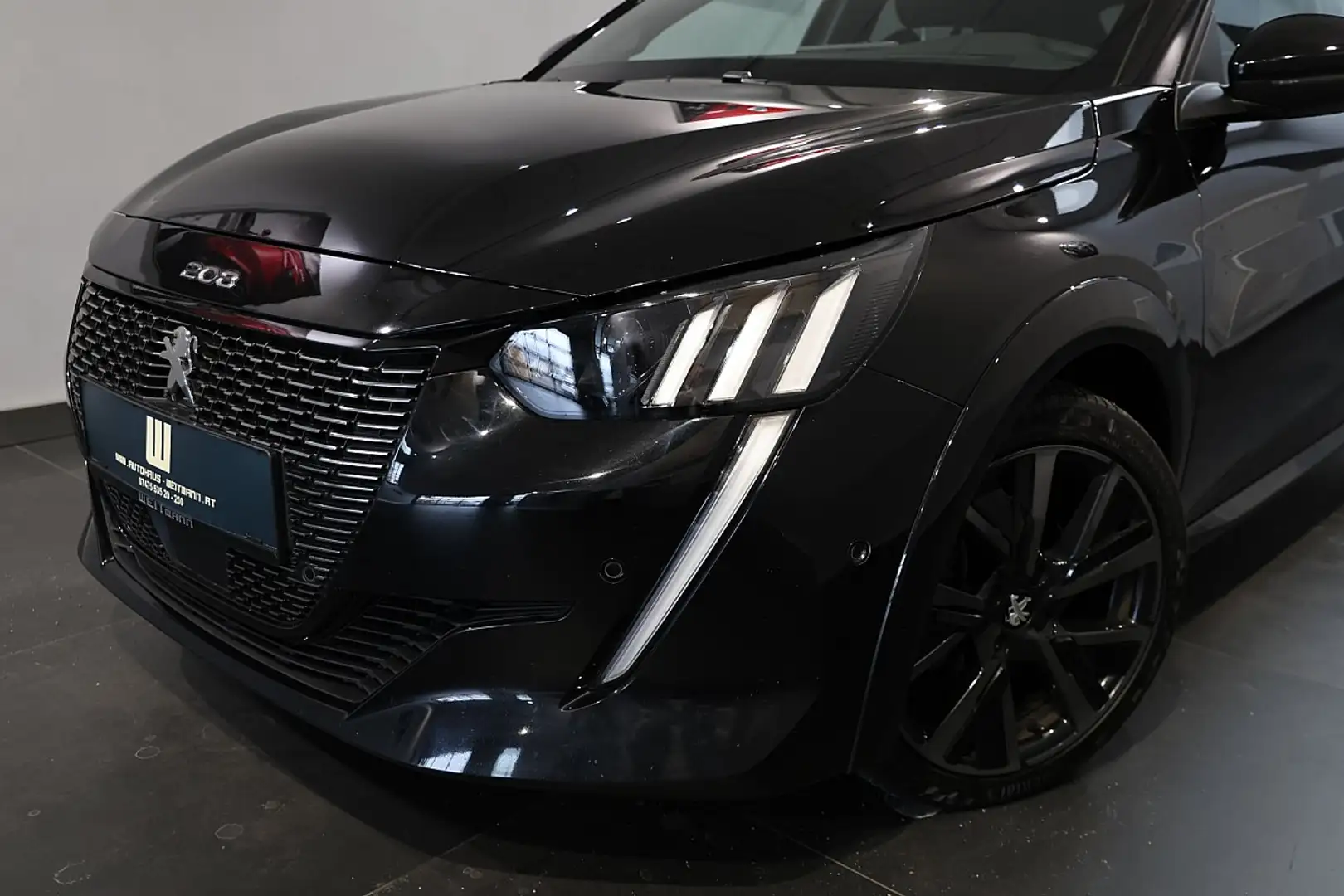 Peugeot 208 GT Pack PureTech 130 S&S EAT8 Aut. Schwarz - 2