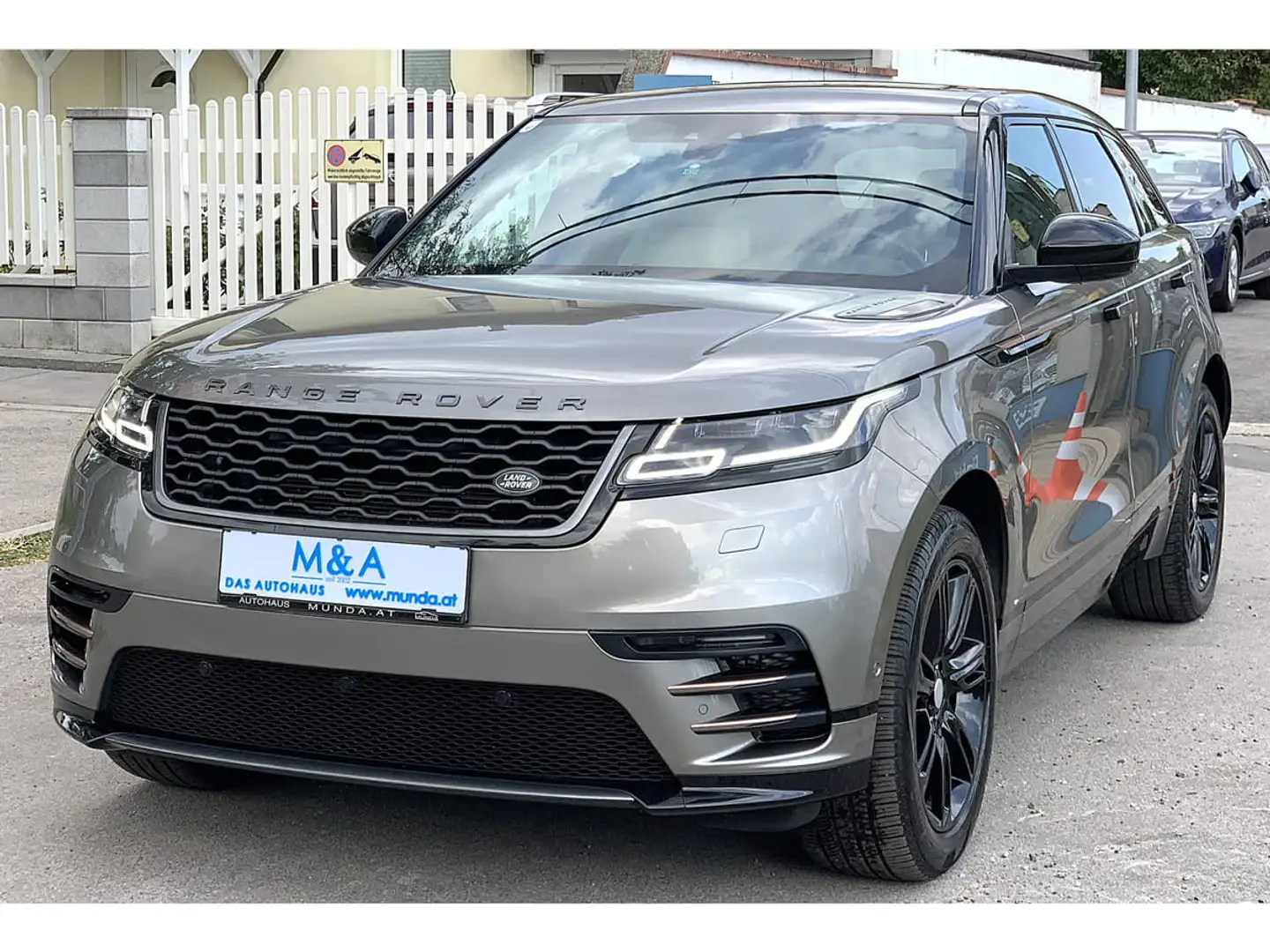 Land Rover Range Rover Velar 3.0 V6 Diesel R-Dynamic Auto. Barna - 1