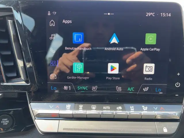 Renault Austral view 14