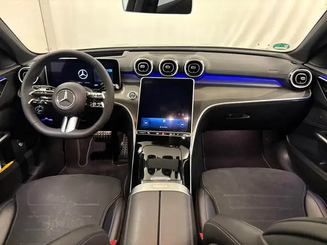 Mercedes-Benz C-Class view 8