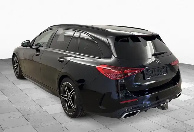 Mercedes-Benz C-Class view 3