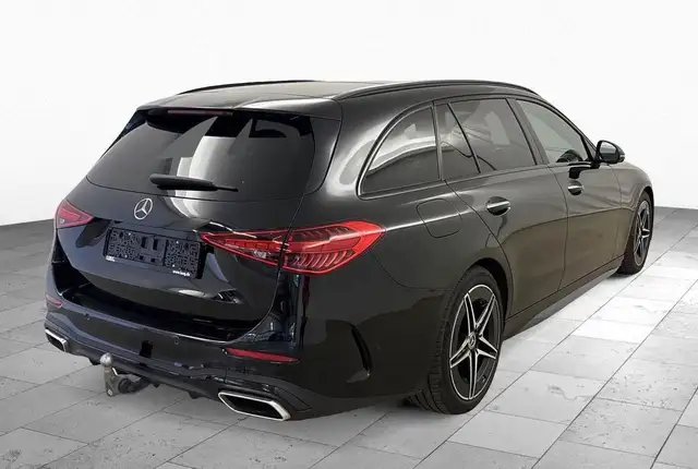 Mercedes-Benz C-Class view 4