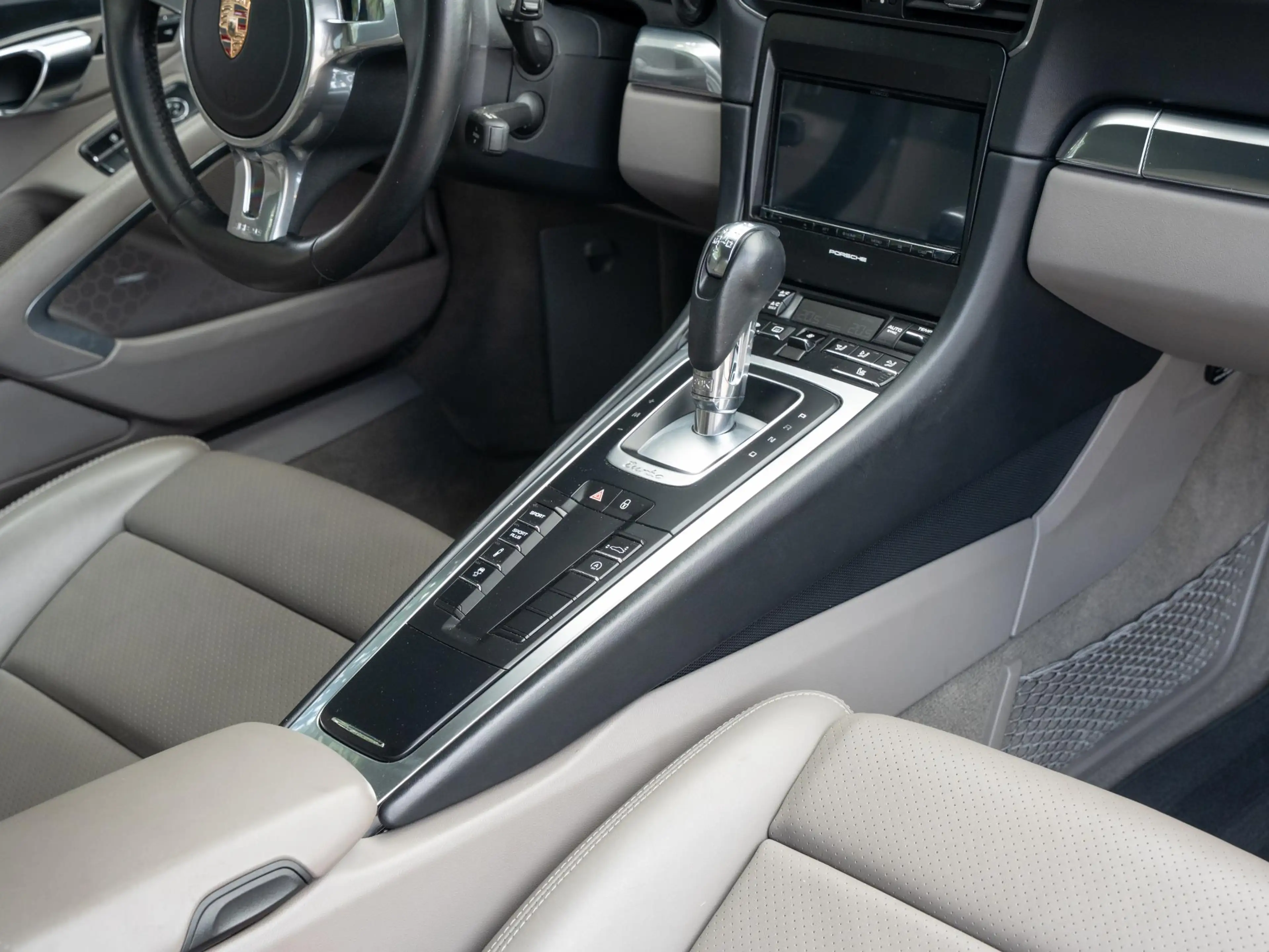 Porsche 991 3.8 Turbo — photo 36