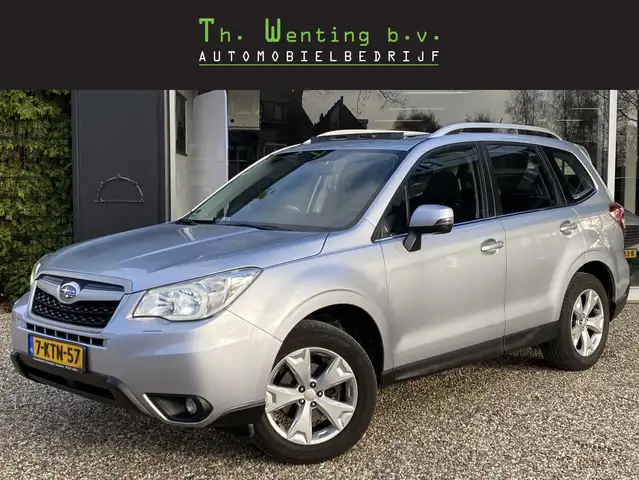 Subaru Forester 2.0 Luxury Plus | Schuif/Kanteldak | Stoelverwarmi
