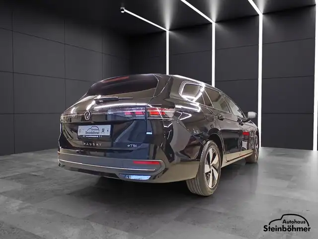 Volkswagen Passat view 8