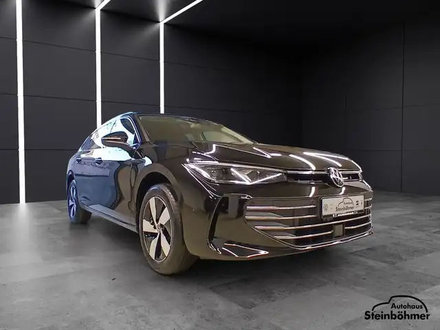 Volkswagen Passat view 10
