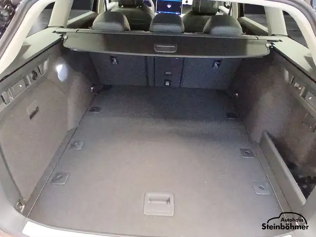 Volkswagen Passat view 6