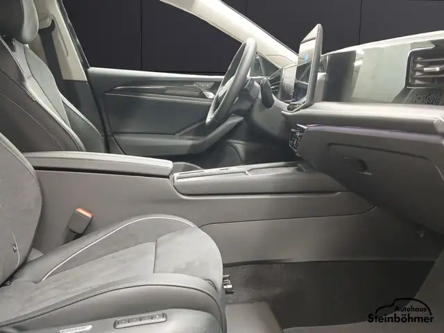 Volkswagen Passat view 14