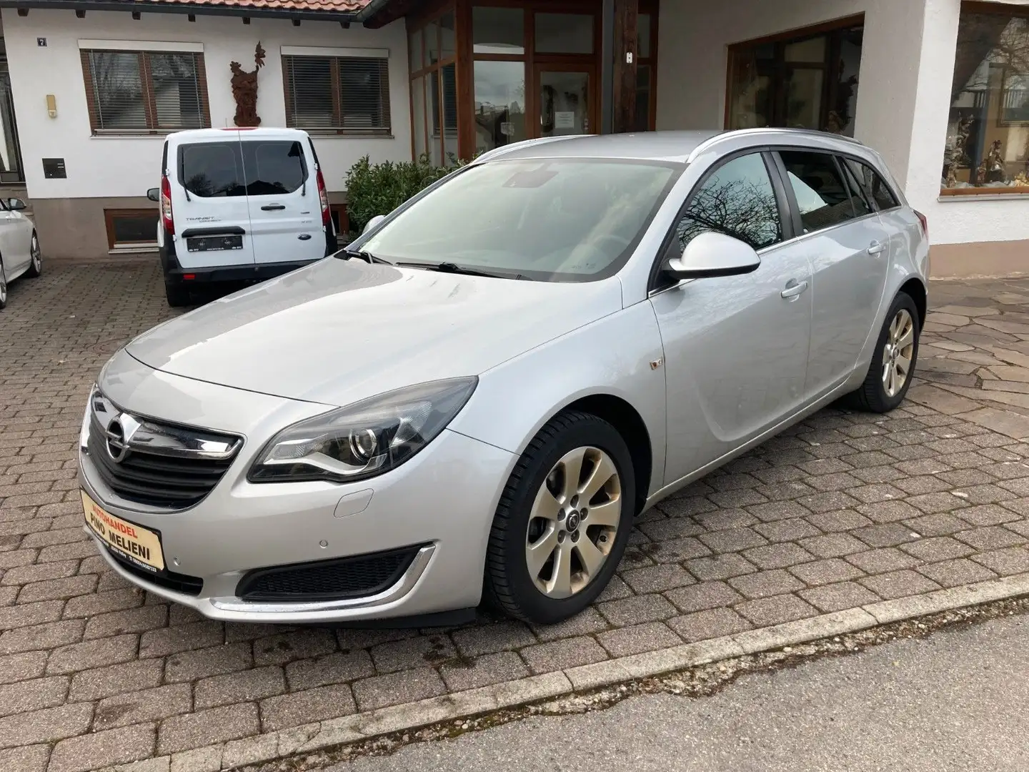 Opel Insignia A Sports Tourer Edition srebrna - 1