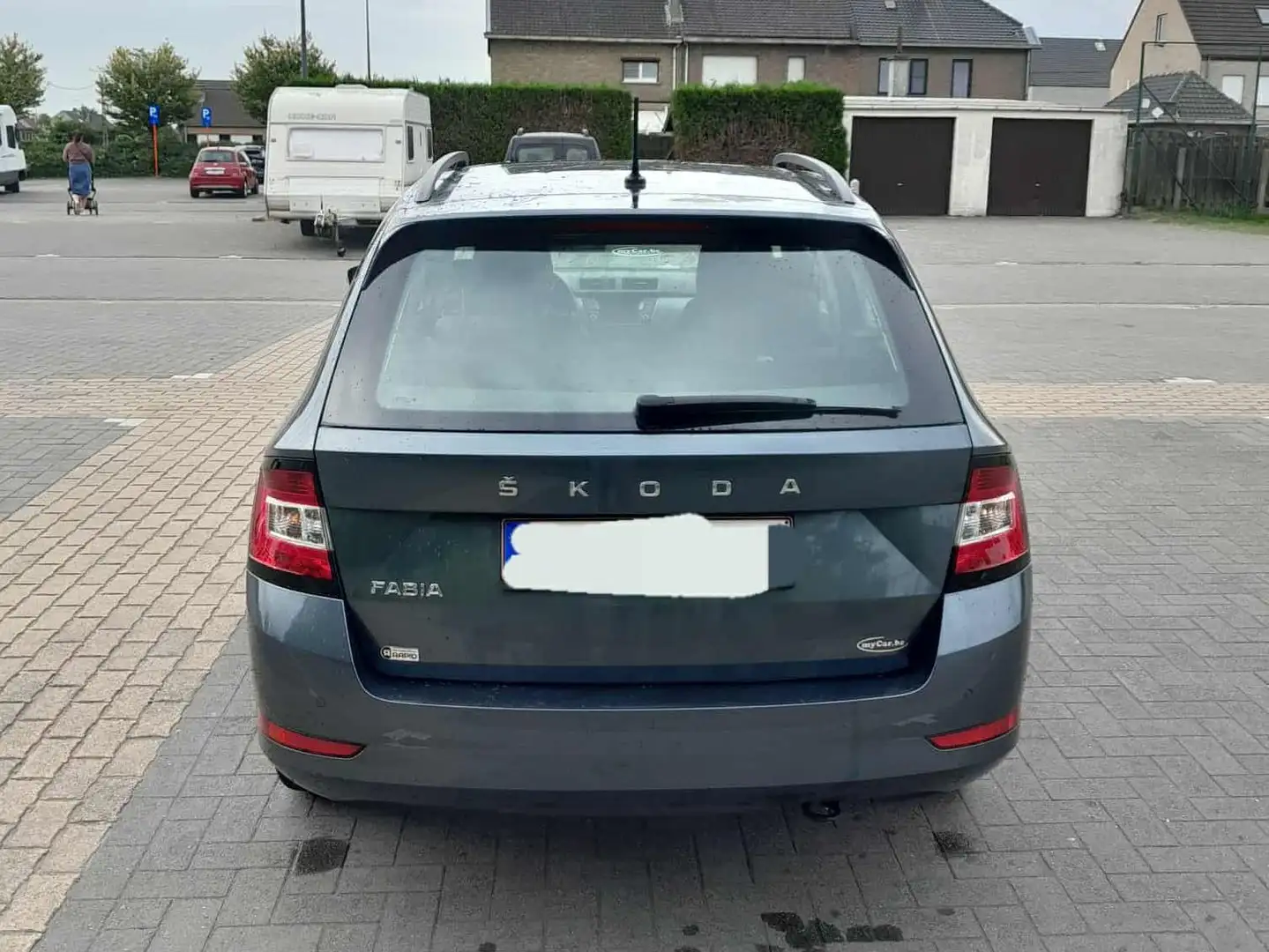 Skoda Fabia Combi 1.0 TSI Ambition Gris - 2