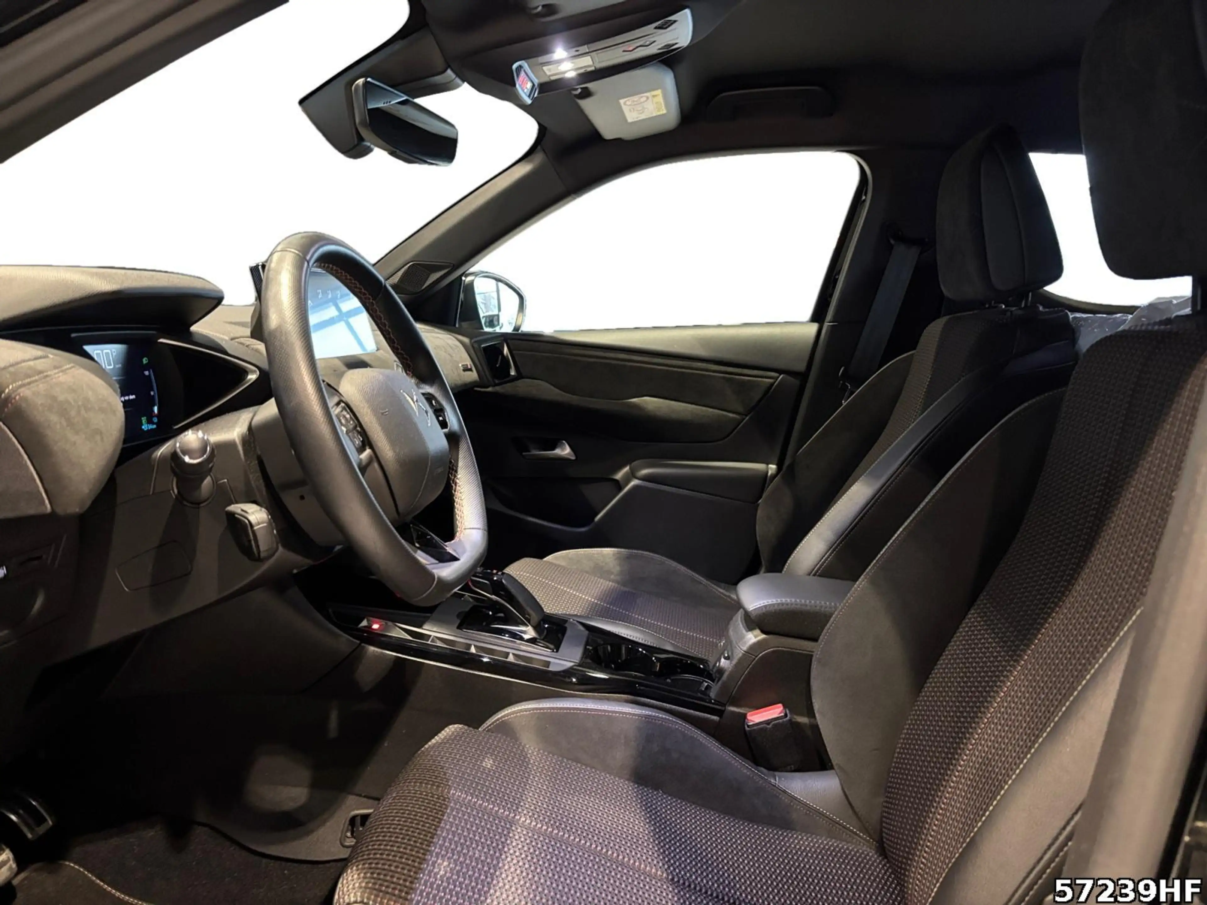 DS Automobiles DS 3 Crossback Performance Line +SHZ+CARPLAY+NAVI+LED+ — photo 11