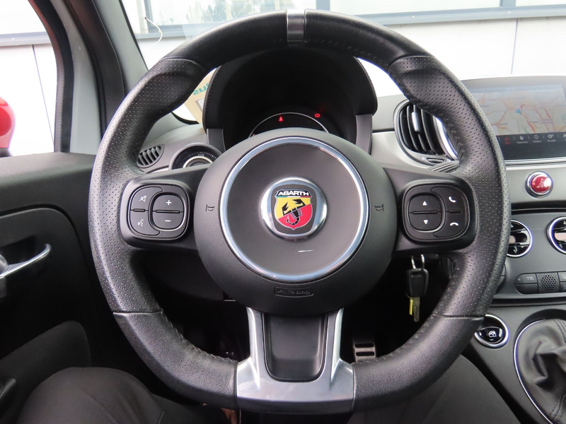 Abarth 595 Pista Sportsitze Sport-Abgasanlage Klima — photo 14