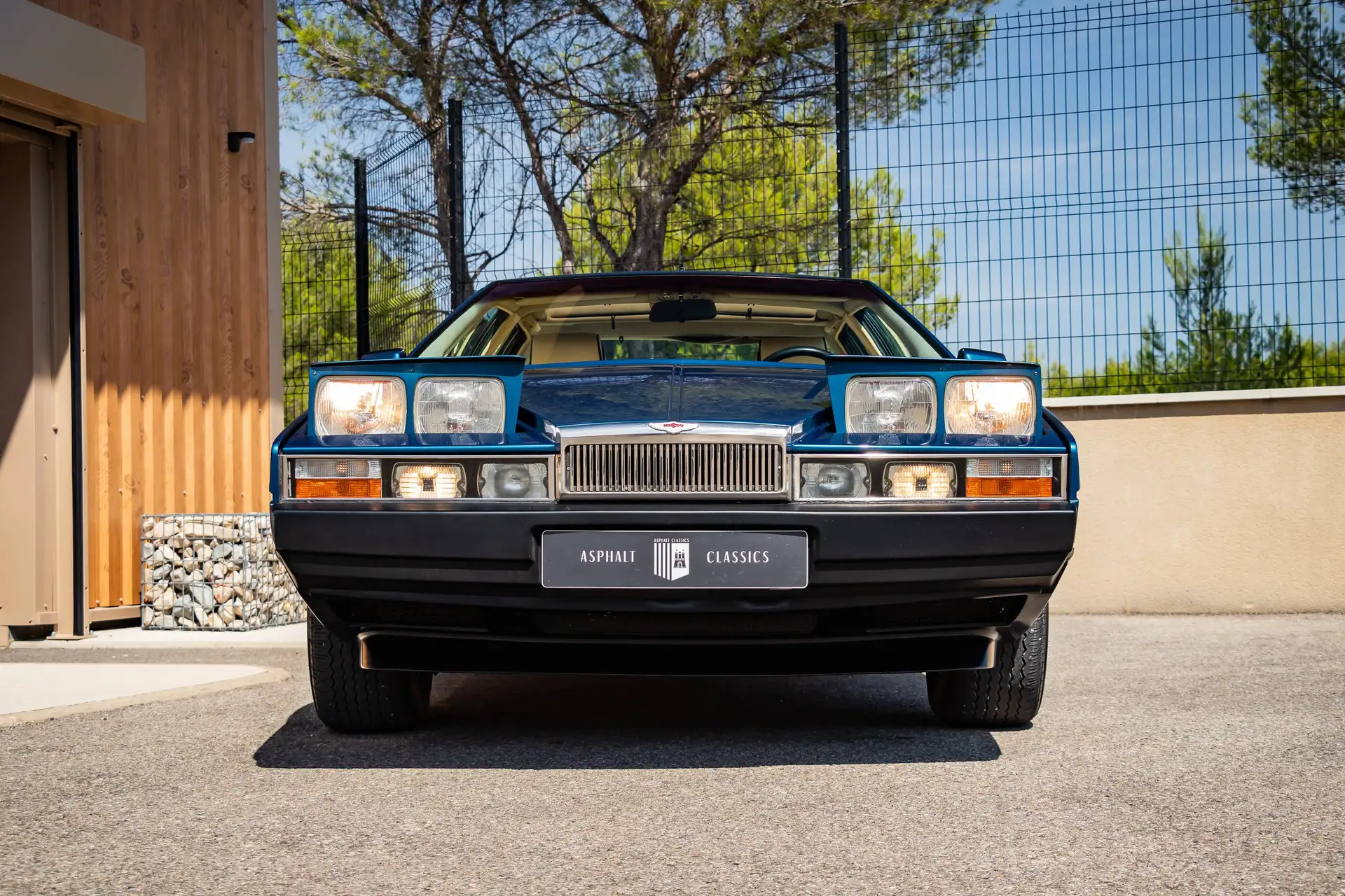 애스턴마틴 Lagonda 1986 네이비 사진 8