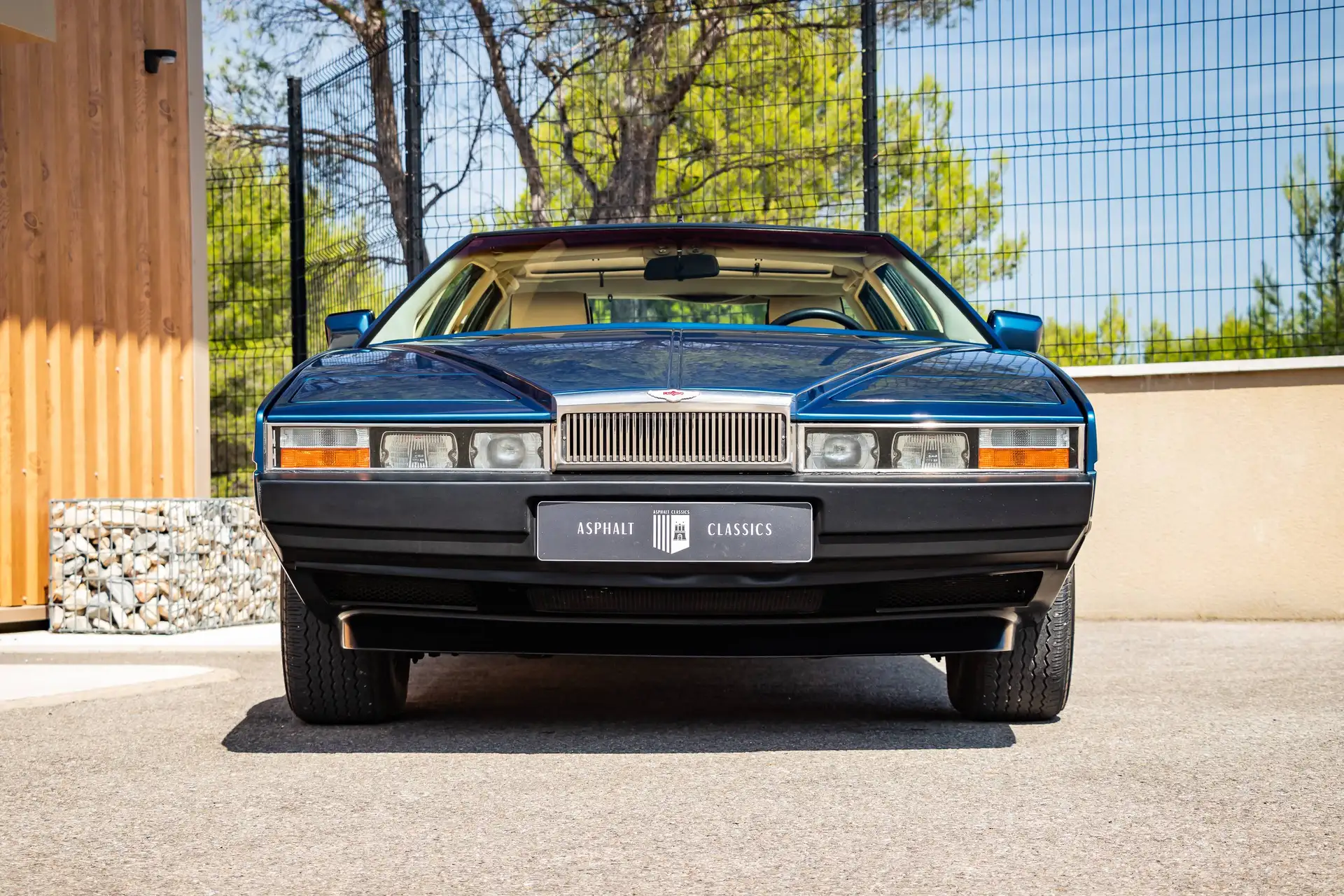 애스턴마틴 Lagonda 1986 네이비 사진 4