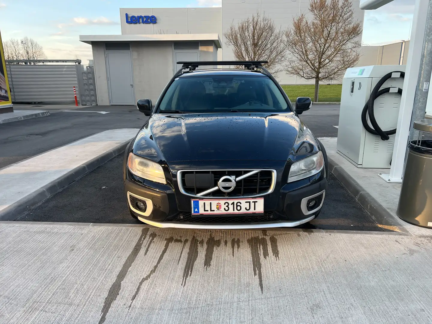 Volvo XC70 XC70 D5 Summum AWD Geartronic Aut. Summum Schwarz - 2